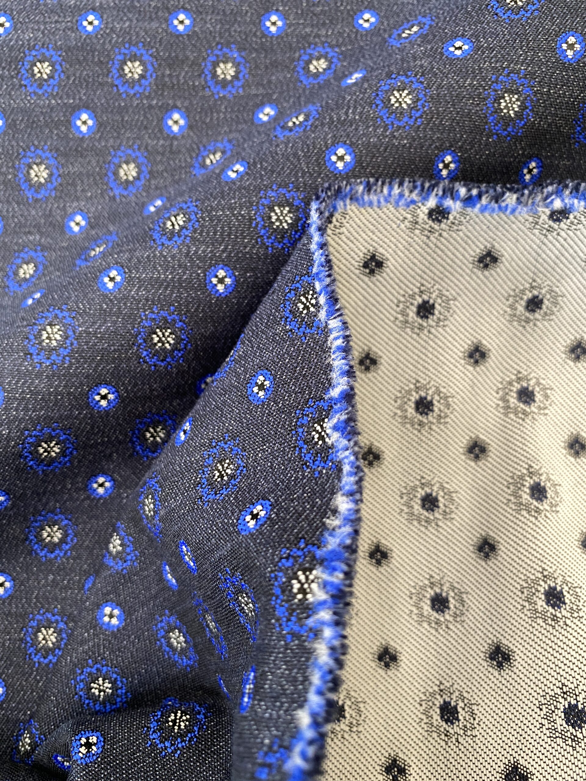 Ex designer motif jacquard Simply Fabrics
